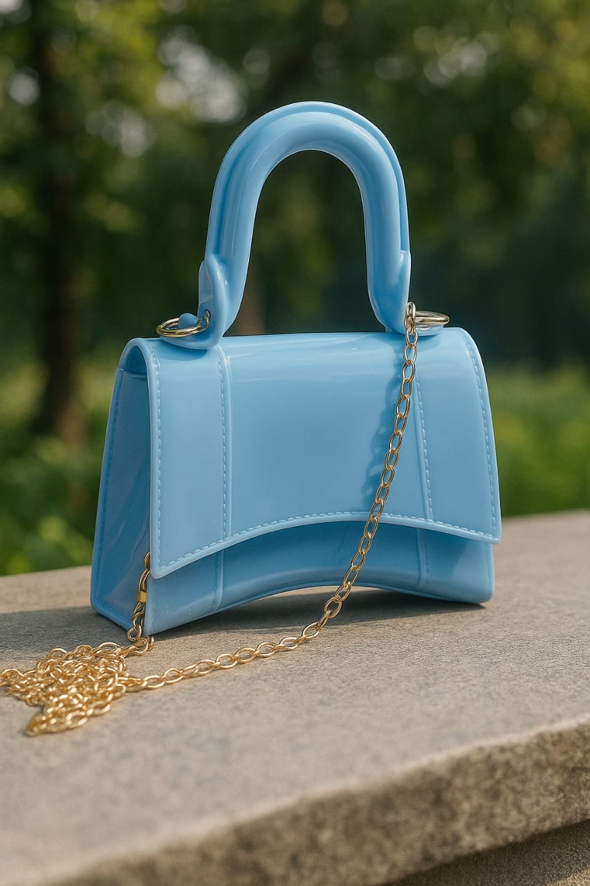 Kids Sling Bag with Golden Chain – Cute & Stylish Shoulder Bag